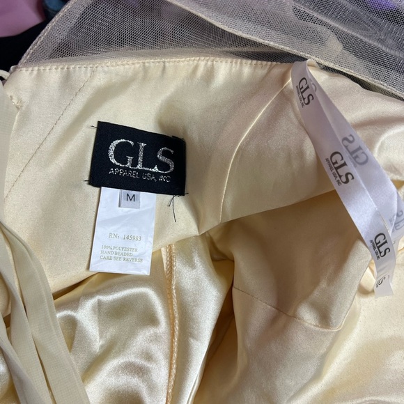 Elegant Cream Evening Gown - Picture 12 of 12